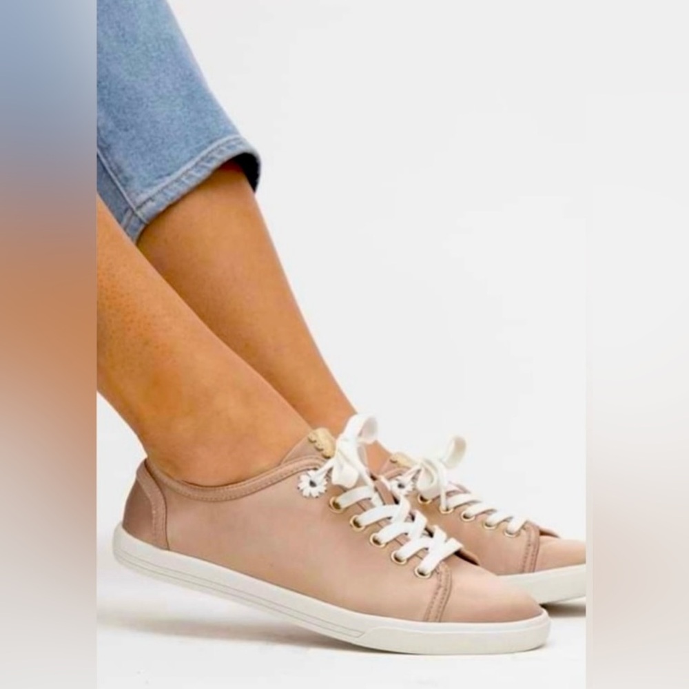 NWT Jack Rogers Satin Canvas Lia Rope Sneakers in Champagne. Size 7